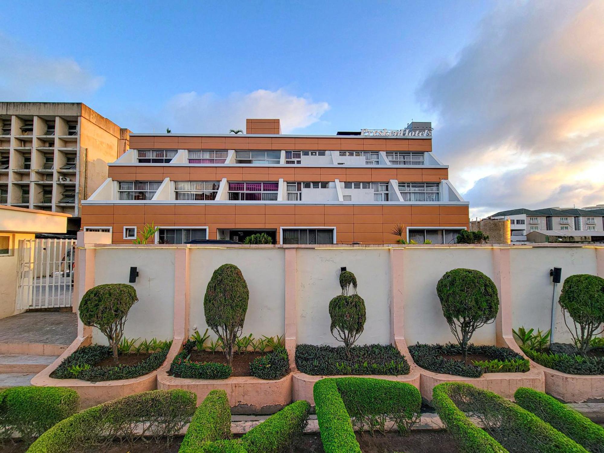 Presken Hotels @ Victoria Island Apese Bagian luar foto